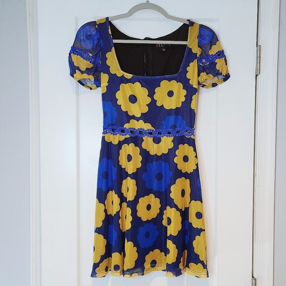 Delias Prismatic Perspective Floral Mesh Mini Dress - Picture 1 of 6